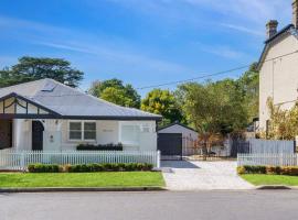 Cherry Tree Cottage Bowral, Southern Highlands, golfový hotel v destinaci Bowral