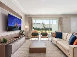 SUPER CLOSE -DISNEY's PARKs THEME ROOMs & POOL