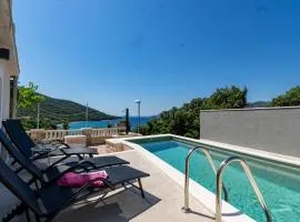 Seaside apartments with a swimming pool Tri Zala, Korcula - 558