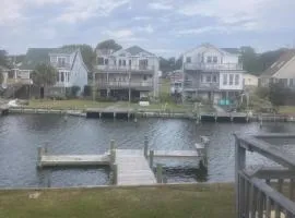 Canal Front Boater's Paradise