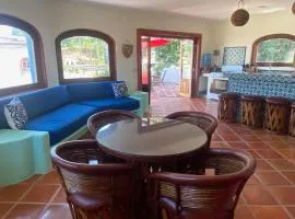 Estrella - Casa MoJo's airy 2BR, kitchen, pool