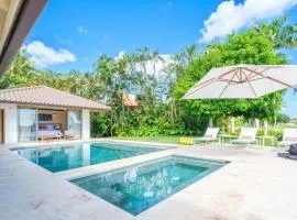Villa Ventus, next to the beach minimalistic villa