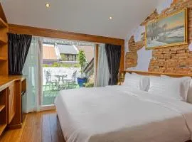 Twelve 8 Boutique House