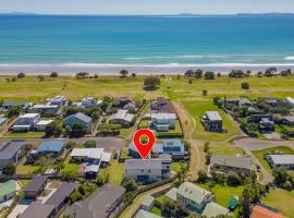 Seaspray Retreat - Matarangi Holiday Home