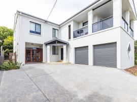 Maestral II - Beachside Villa with Private Garden, hotel v destinaci Boat Harbour