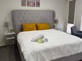Mahzan on Braid Ensuite