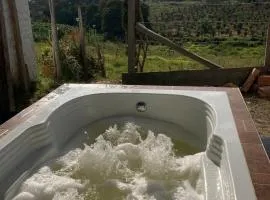 Campo, aire puro, luciérnagas, jacuzzi, Sauna y Asador