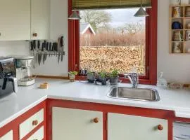 2 Bedroom Cozy Home In Frederiksværk