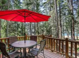 Lakefront Log Cabin with Hot Tub, Huge Game Room and Direct Access to Cle Elum Lake