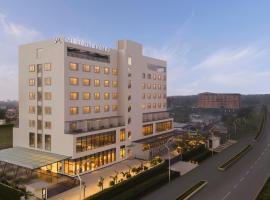 Mercure Lucknow Gomti Nagar, hotel poblíž Chaudhary Charan Singh International Airport - LKO, Lakhnaú