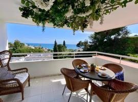 Panoramic Sea View Luxury Apartment in Miraflores, hotel i La Cala de Mijas