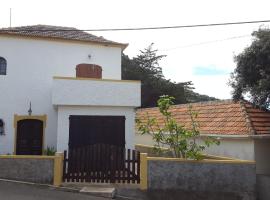 Casa da Camacha，桑塔島機場 - PXO附近的飯店