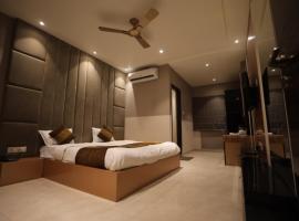 Hotel Maya crystal, hotel poblíž Letiště Kanpur - KNU, Juhi Bari