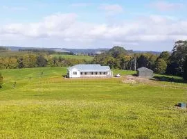 Stunning Top of the Otways Views 3-4 Bedroom House