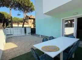 CV003 - Cervia, ampio trilocale con corte esterna e posto auto