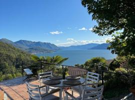 Artsy Italian lake retreat with stunning views!, Hotel in Agra