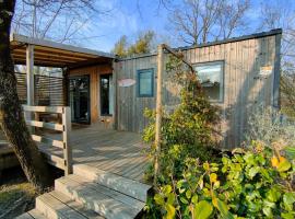 Mobilhome de charme au bord du Lac, ξενοδοχείο σε Biscarrosse