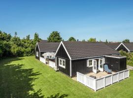 Stunning Home In Vejby With Sauna: Vejby şehrinde bir otel