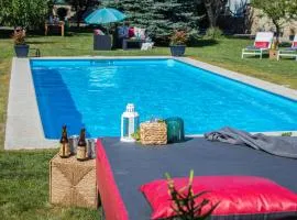 Luxury Singular Villa Rosa