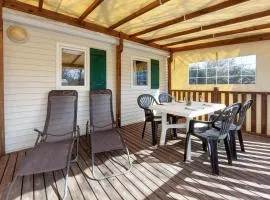 Mobilhome With Shared Pool