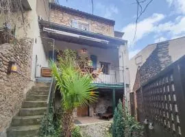 2 Bedroom Beautiful Home In Hérépian