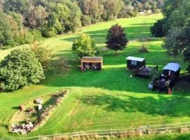 Finest Retreats- Shepherds Hut at Hilltop Farm