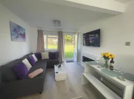 Look no further Gorgeous newly renovated contemporary chalet Sandown Bay Holiday Centre