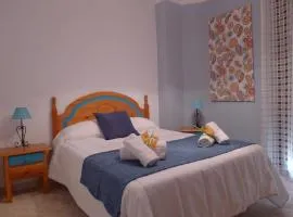 Hostel Conil - Habitaciones con baño privado en el centro de Conil