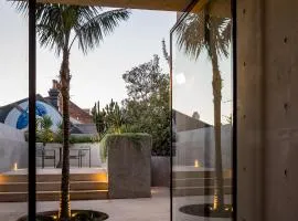 Camperdown- Luxury Architectural Apartment Escape