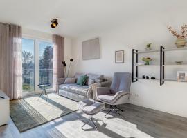 Apartment C10 mit Südbalkon & Nutzung der Wellness- & Aktivbereiche im "Pine Hill Resort", hotel en Zirchow