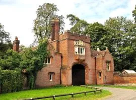 North Lodge North