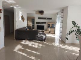 Erdgeschosswohnung, ξενοδοχείο σε Künzelsau