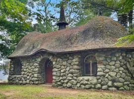 Kona Hobbit House Cozy Getaway Near the Lake