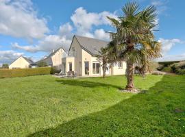 4 Bedroom Awesome Home In Courtils, hotel in Courtils