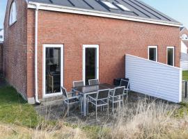 3 Bedroom Cozy Apartment In R&oslash;m&oslash;, hotel 4 estrellas en S&oslash;nderby