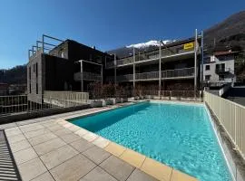 Lake view apartment with swimming pool - Larihome A87