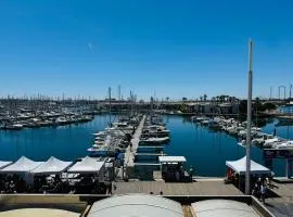 Cap d'Agde F3 belle vue port avec Garage Piscine Climatisation