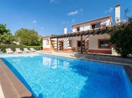Villa Azure Family & Surf Escape