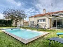 3 Bedroom Gorgeous Home In Rochefort
