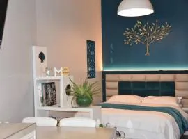 Home in Paris Eiffel Tower & Champs Elysees