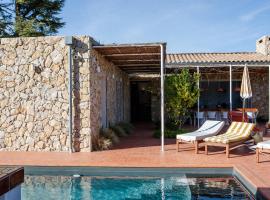 Villa St Remy Centre Piscine chauffée et Hammam, hotel in Saint-Rémy-de-Provence