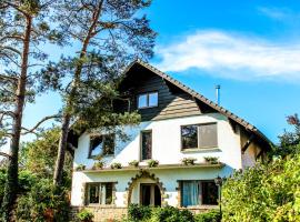 Villa Kakelbont Borgloon, hotel v destinaci Borgloon