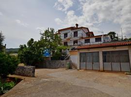 Apartment Elza, hotel in Ičići