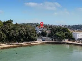 2 Bedroom Beautiful Apartment In Lopar