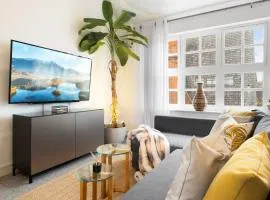 The Palm- City Centre 2 Bed, Sleeps 7, Netflix