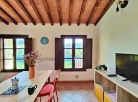 Casa con piscina tra le colline