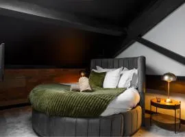 Homey 1 Bedroom Duplex in Conditioning House