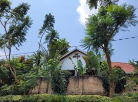 BahEJ House, hotel in Butare