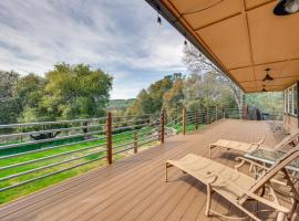 Luxury Auberry Retreat in Sierra National Forest, hotel di Auberry