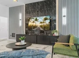 SUPER GIANT - 12BD 12BAs - SLEEP 38 & NEAR DiSNEY